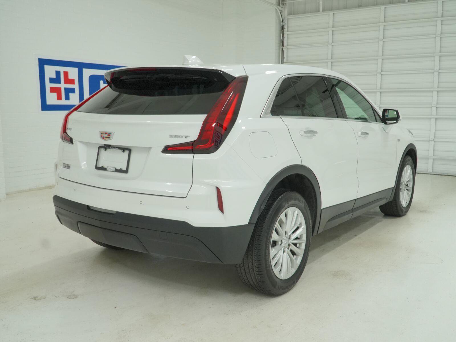 Used 2024 Cadillac XT4 Luxury FWD image 5
