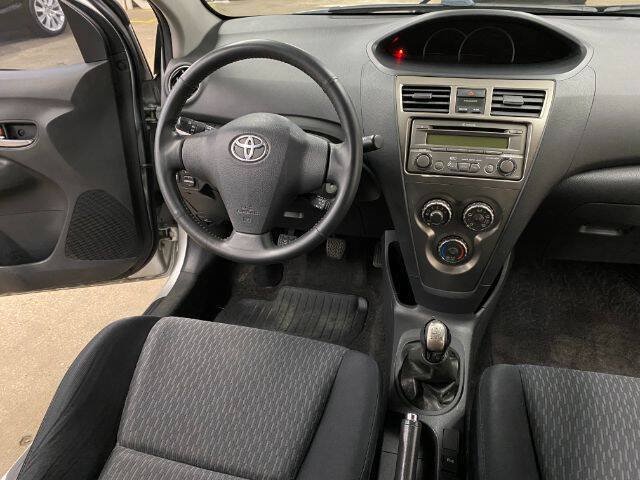 Used 2009 Toyota Yaris S FWD image 16