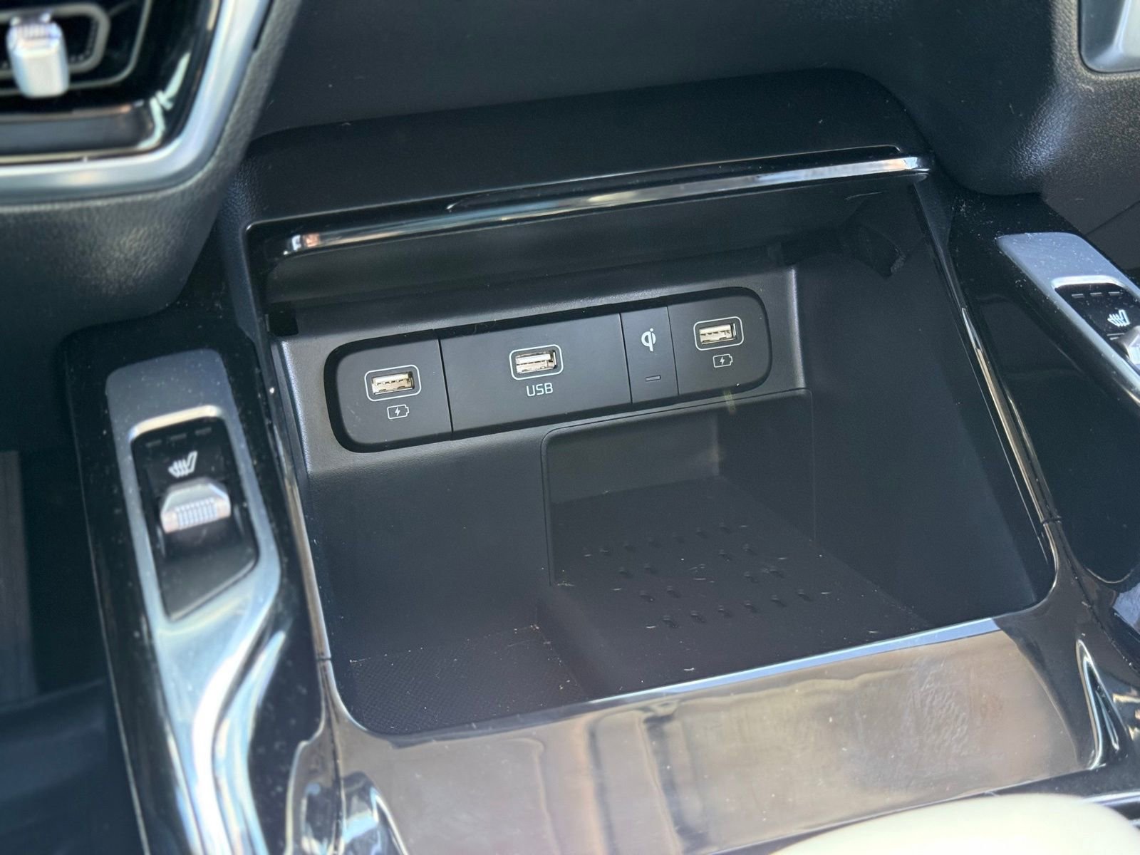 Used 2022 Kia Sorento SX image 30