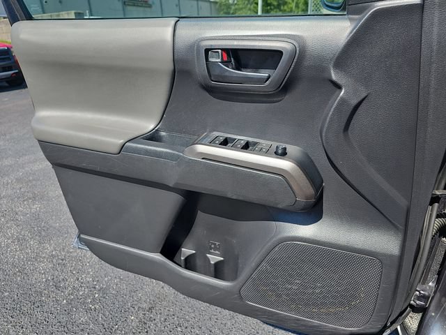 Used 2022 Toyota Tacoma SR5 w/ Technology Package RWD image 30