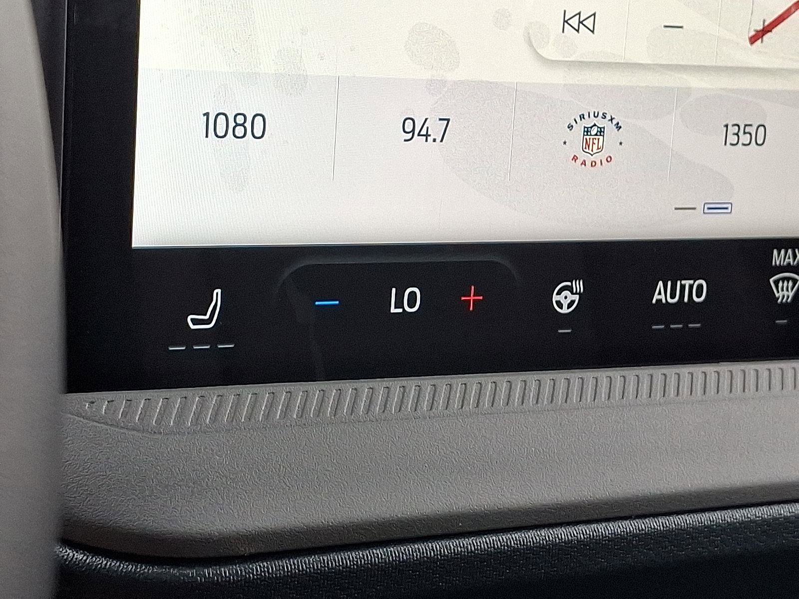 New 2025 Ford Maverick XLT w/ XLT Luxury Package image 17