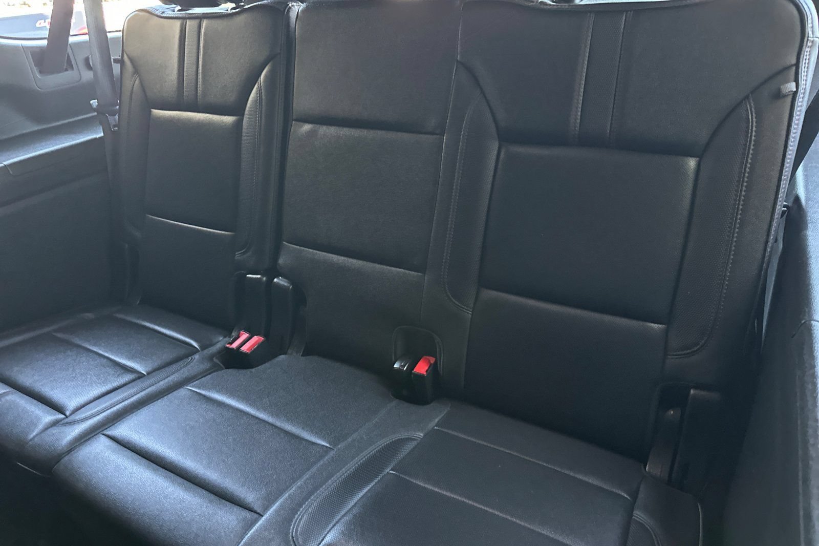 Used 2024 Chevrolet Suburban RST RWD image 15