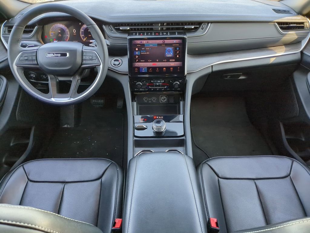 Used 2024 Jeep Grand Cherokee L Limited w/ Luxury Tech Group II image 26