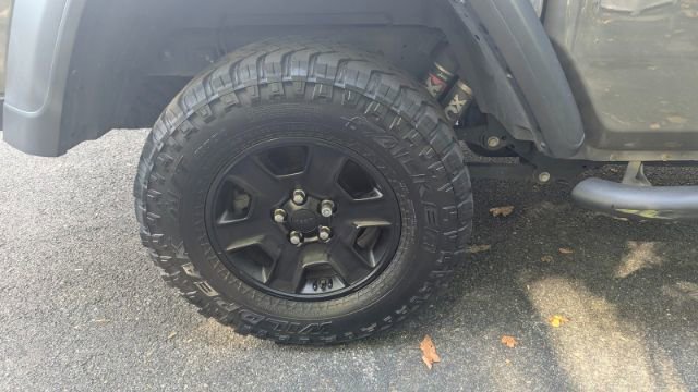 Used 2021 Jeep Gladiator Mojave w/ Dual Top Group image 12