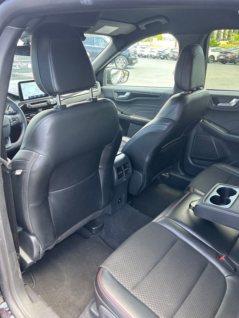 Used 2025 Ford Escape ST-Line AWD/4WD image 13