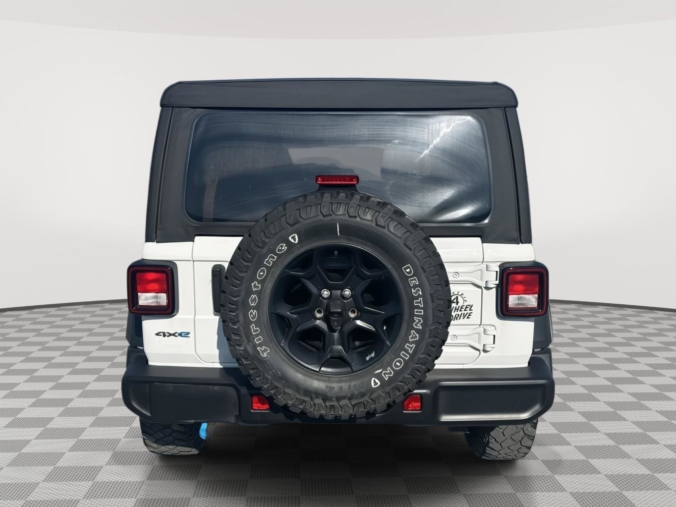 Used 2023 Jeep Wrangler Unlimited w/ Cold Weather Group image 4