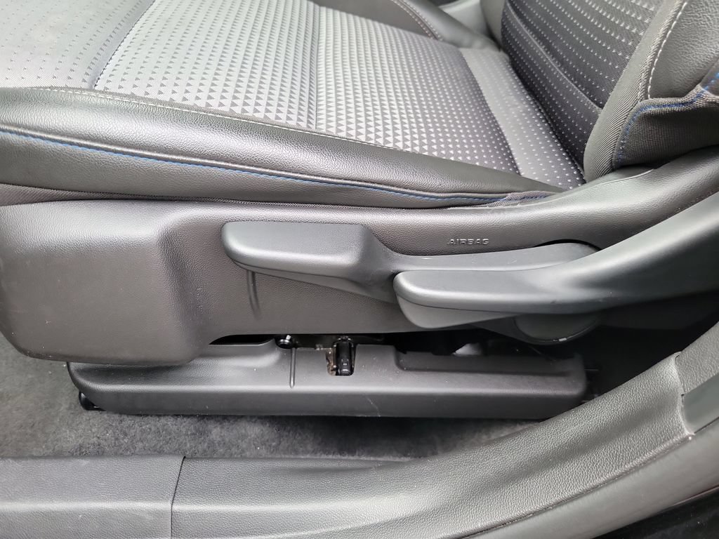 Used 2025 Chevrolet Trax LT FWD image 20