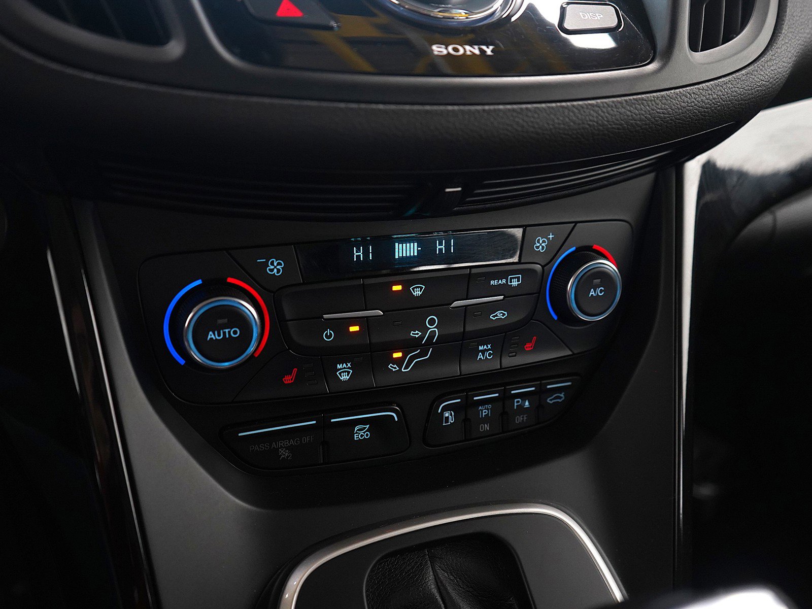 Used 2017 Ford C-MAX Titanium w/ Equipment Group 301A image 24