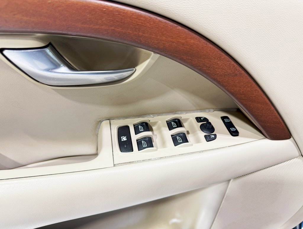 Used 2008 Volvo S80 3.2 image 25