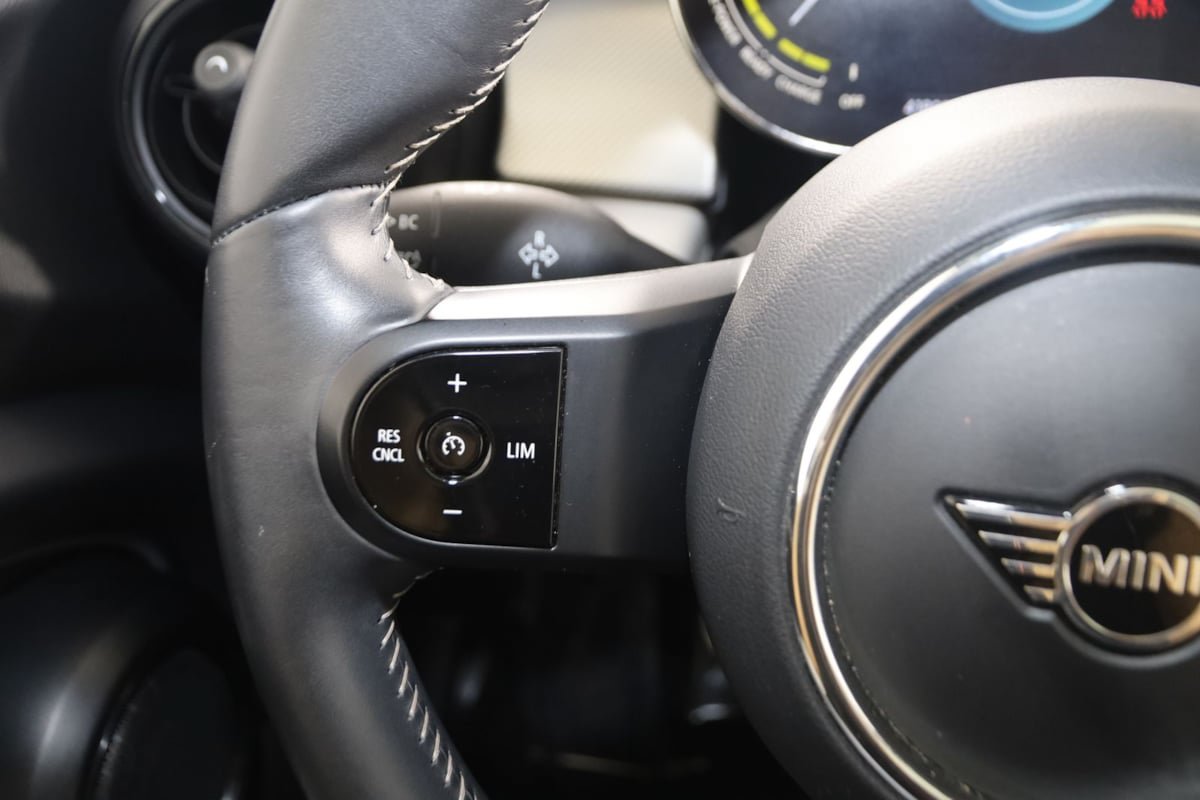 Used 2023 MINI Cooper SE FWD image 27