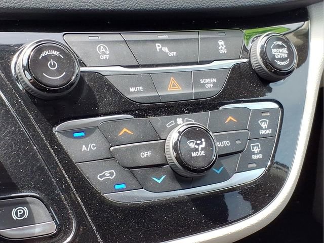 Used 2018 Chrysler Pacifica Touring-L Plus FWD image 27