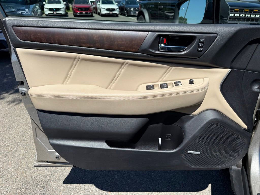 Used 2019 Subaru Outback 3.6R Limited AWD/4WD image 24