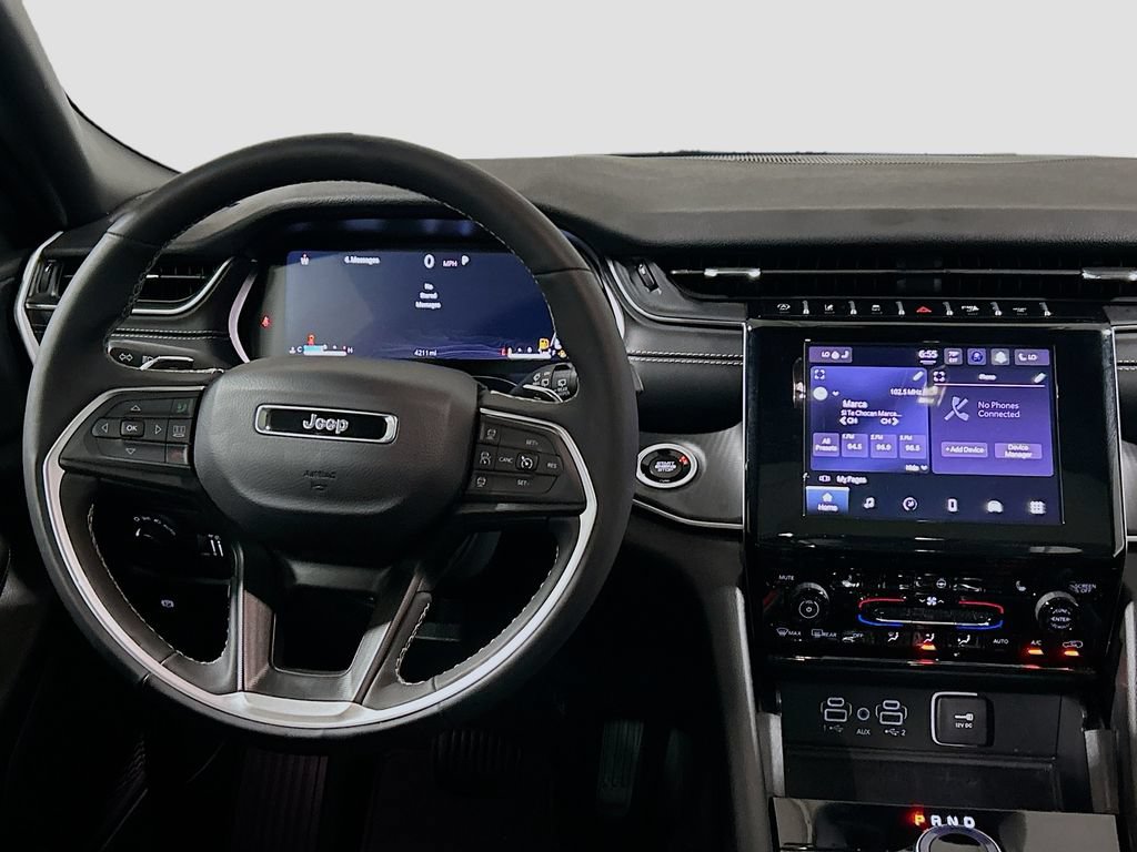 Used 2025 Jeep Grand Cherokee Altitude RWD image 21