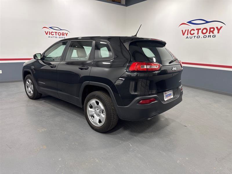 Used 2015 Jeep Cherokee Sport FWD image 4