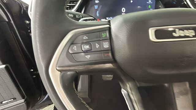 Used 2023 Jeep Grand Cherokee 30th Anniversary AWD/4WD image 16