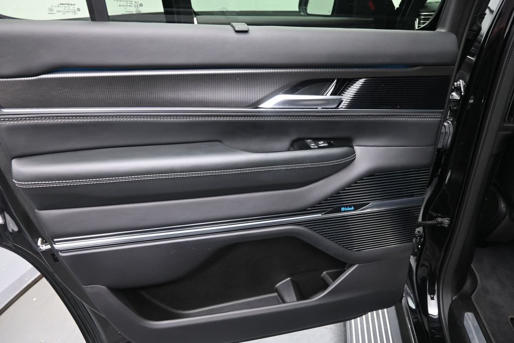 Used 2024 Jeep Grand Wagoneer Series II Obsidian w/ Quick Order Packagew 28T AWD/4WD image 15