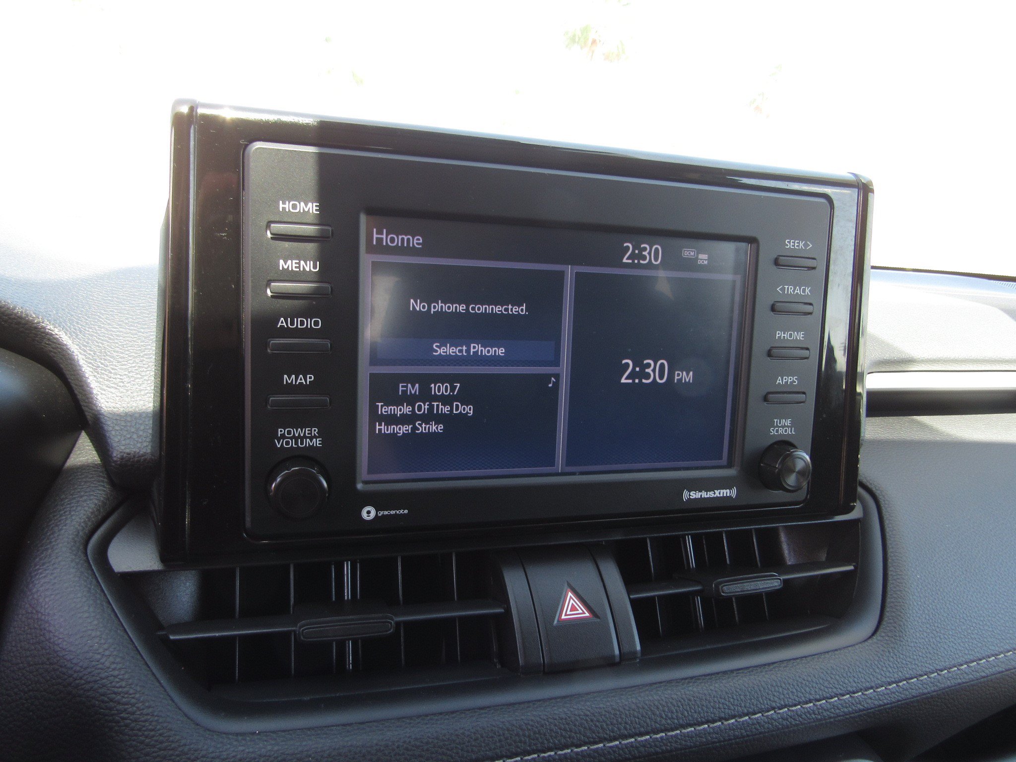 Used 2021 Toyota RAV4 XLE w/ XLE Grade Weather Package AWD/4WD image 18