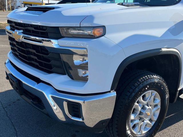 Used 2024 Chevrolet Silverado 3500 LT image 11
