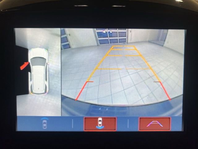 Used 2018 Chevrolet Traverse Premier w/ Driver Confidence II Package image 13