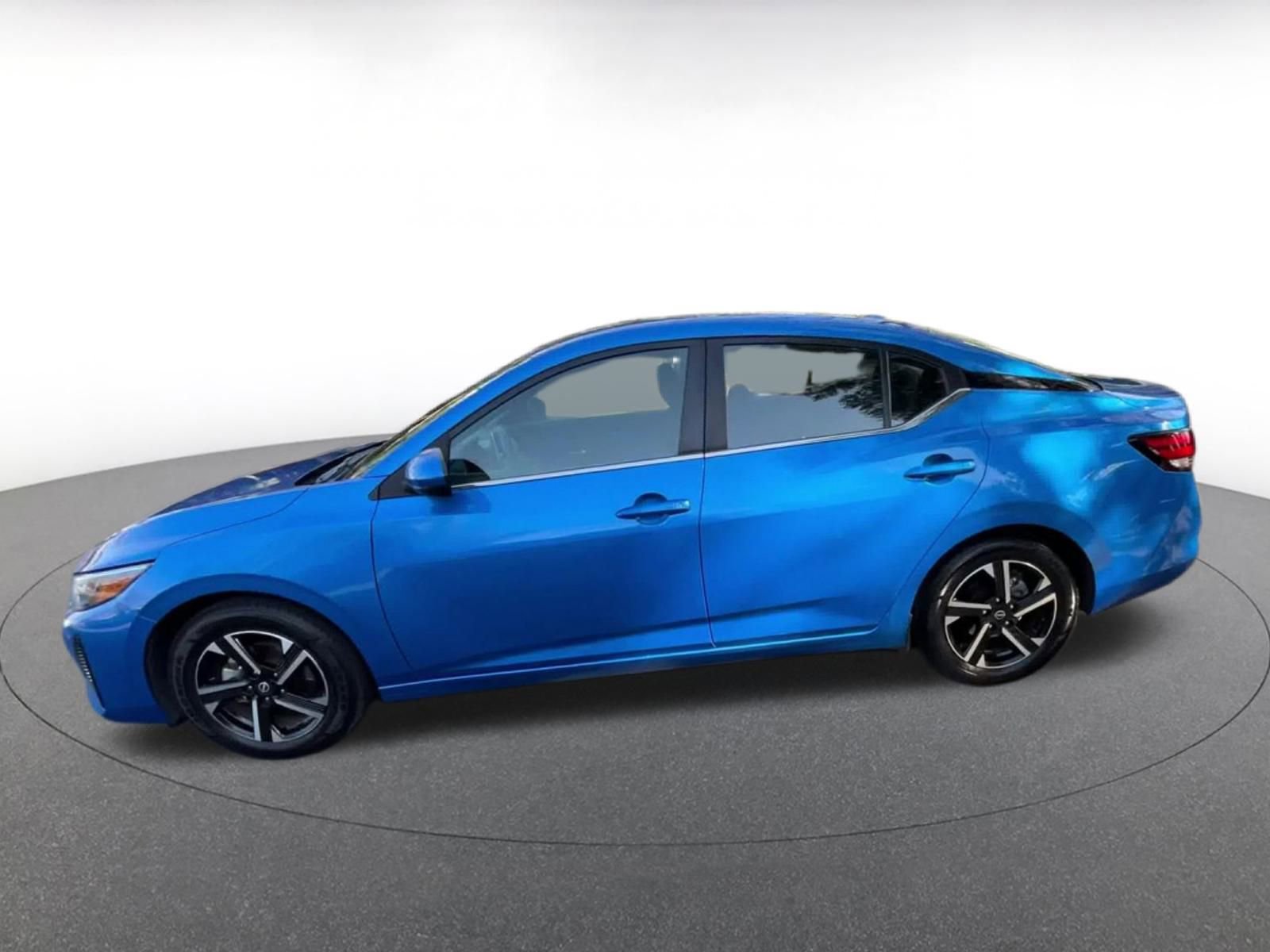 Used 2025 Nissan Sentra SV image 9