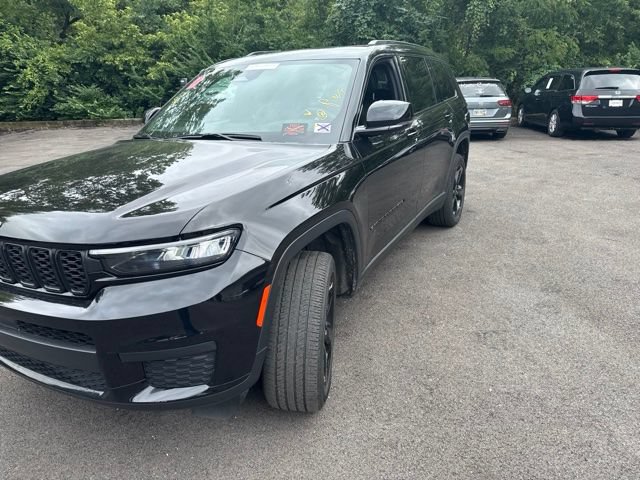Used 2024 Jeep Grand Cherokee L Altitude AWD/4WD image 2