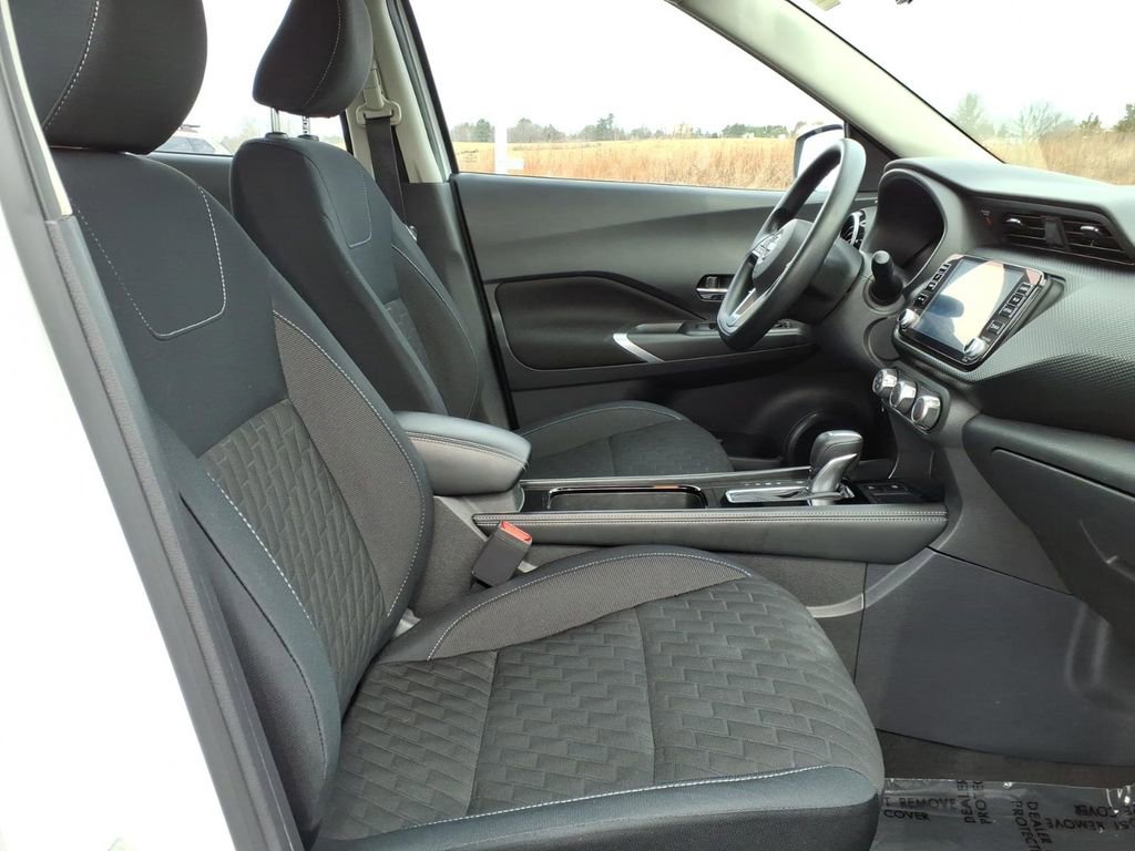 Certified 2023 Nissan Kicks SV FWD image 5