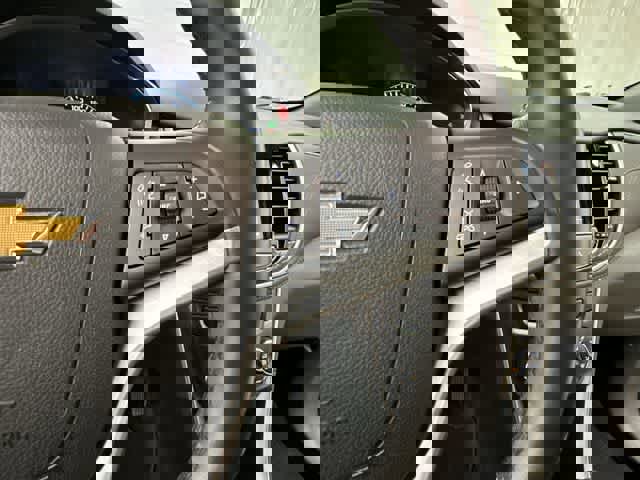 Used 2019 Chevrolet Trax LT w/ LT Convenience Package image 9