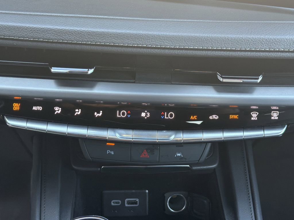 Certified 2025 Cadillac XT4 Premium Luxury image 33