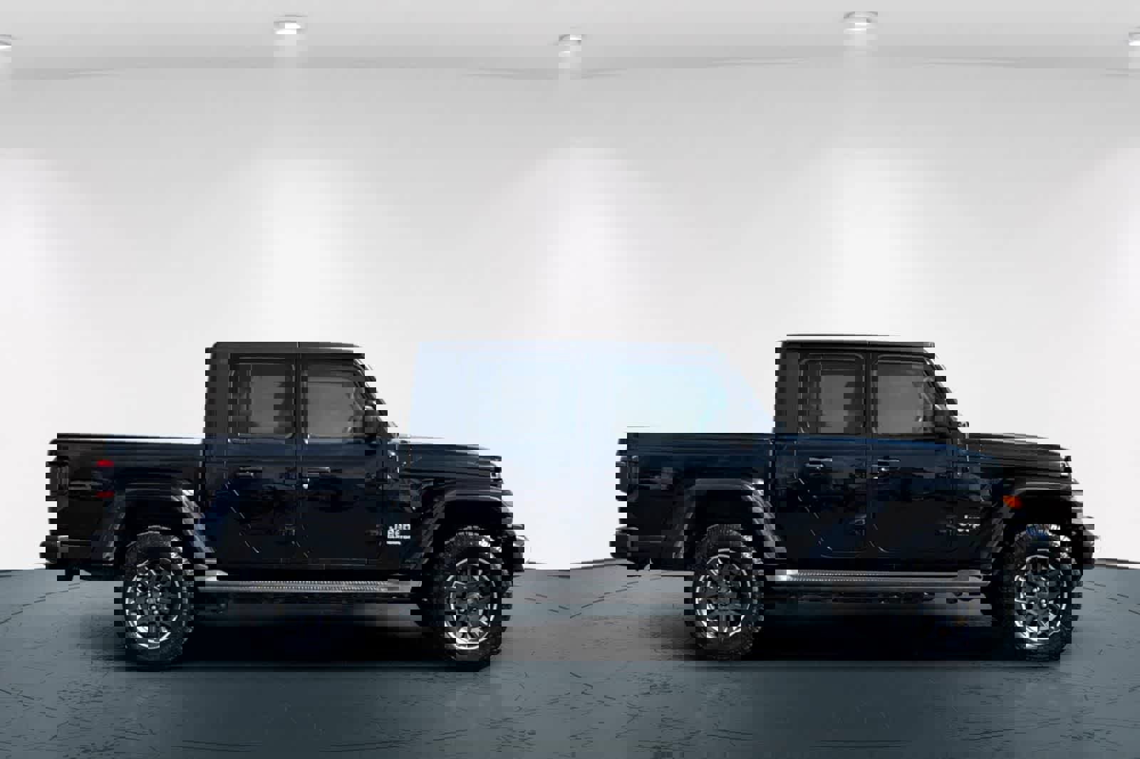 Used 2020 Jeep Gladiator Overland image 6