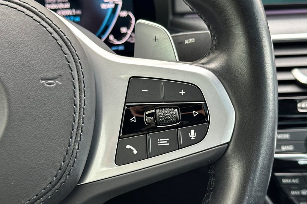 Used 2023 BMW 530e 530e iPerformance w/ M Sport Package image 27