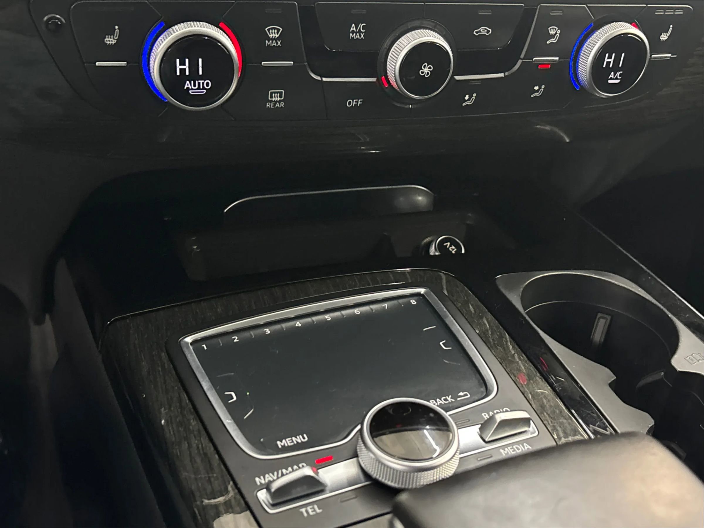 Used 2017 Audi Q7 3.0T Premium Plus w/ Premium Plus Package image 39