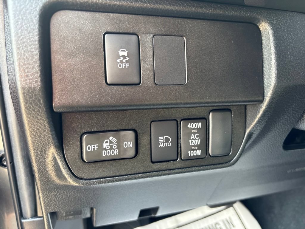 Used 2022 Toyota Tacoma TRD Off-Road AWD/4WD image 18