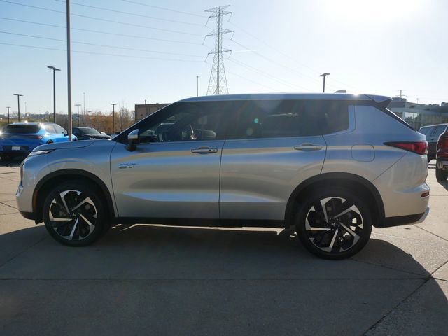Used 2023 Mitsubishi Outlander SE image 4