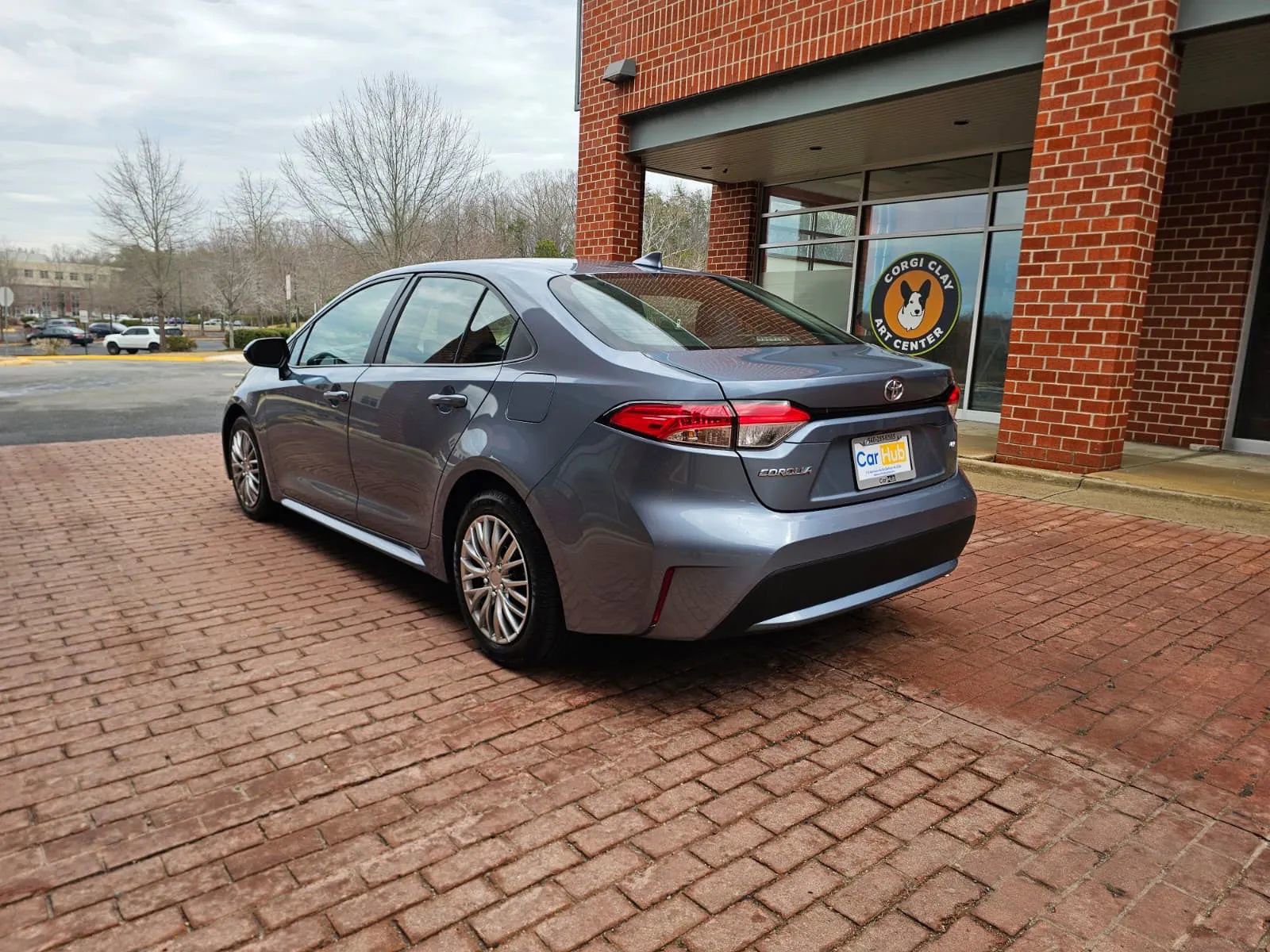Used 2022 Toyota Corolla LE image 4
