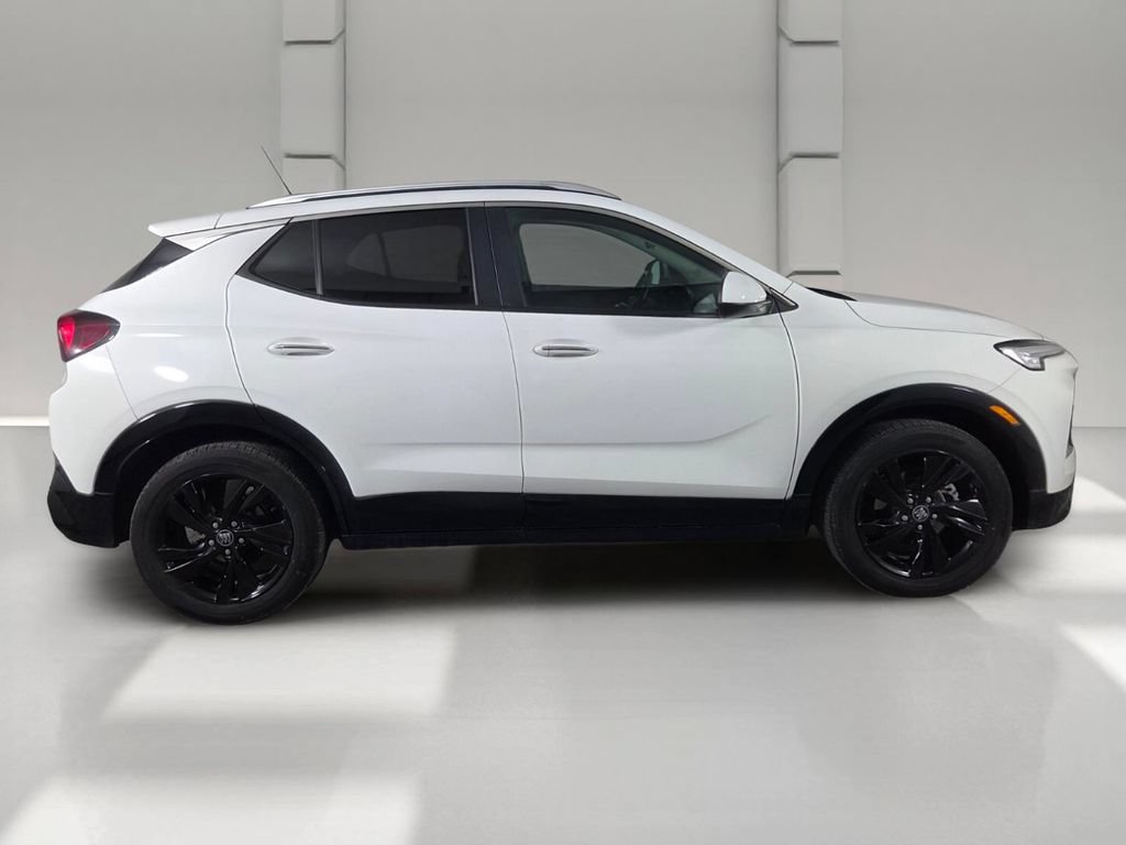 Used 2024 Buick Encore GX Sport Touring FWD image 4