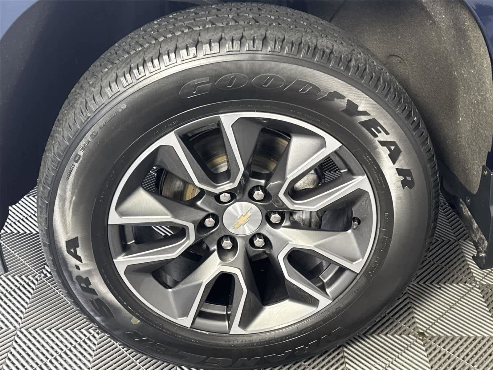 Used 2022 Chevrolet Silverado 1500 LT AWD/4WD image 11