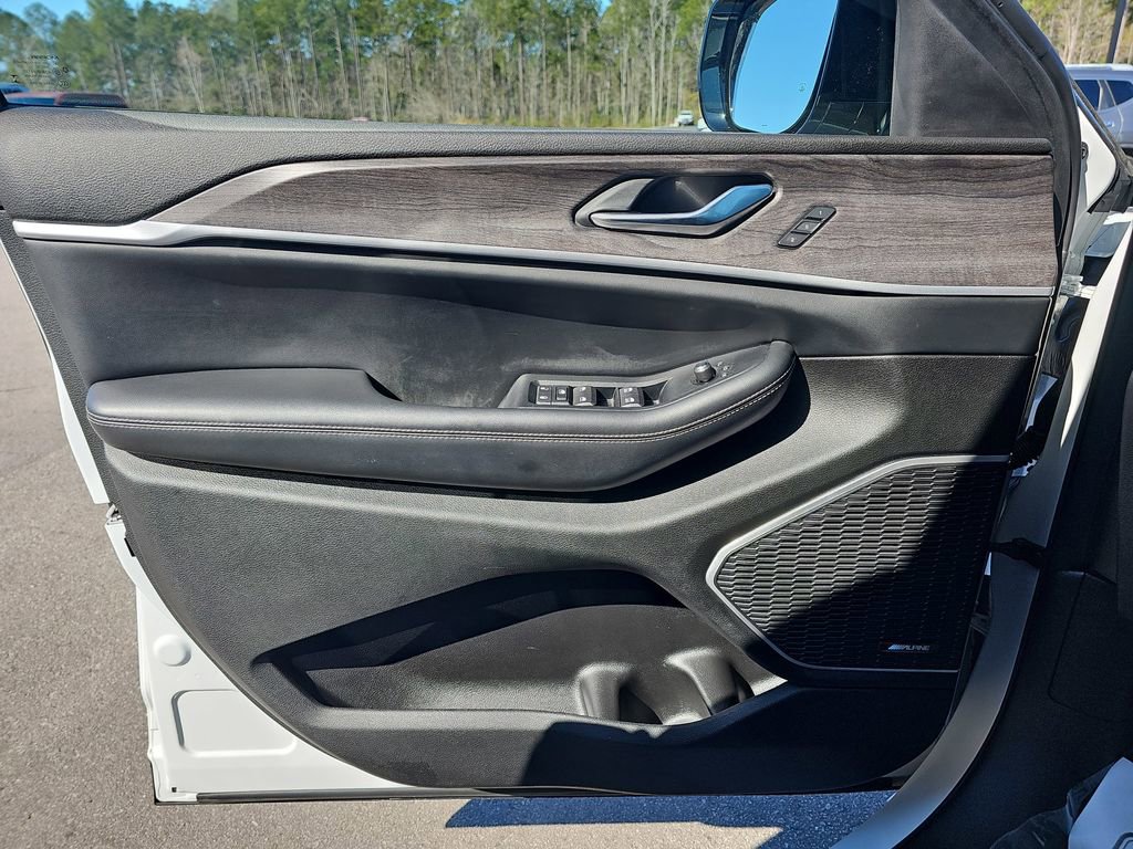 Used 2022 Jeep Grand Cherokee Limited 4xe image 31