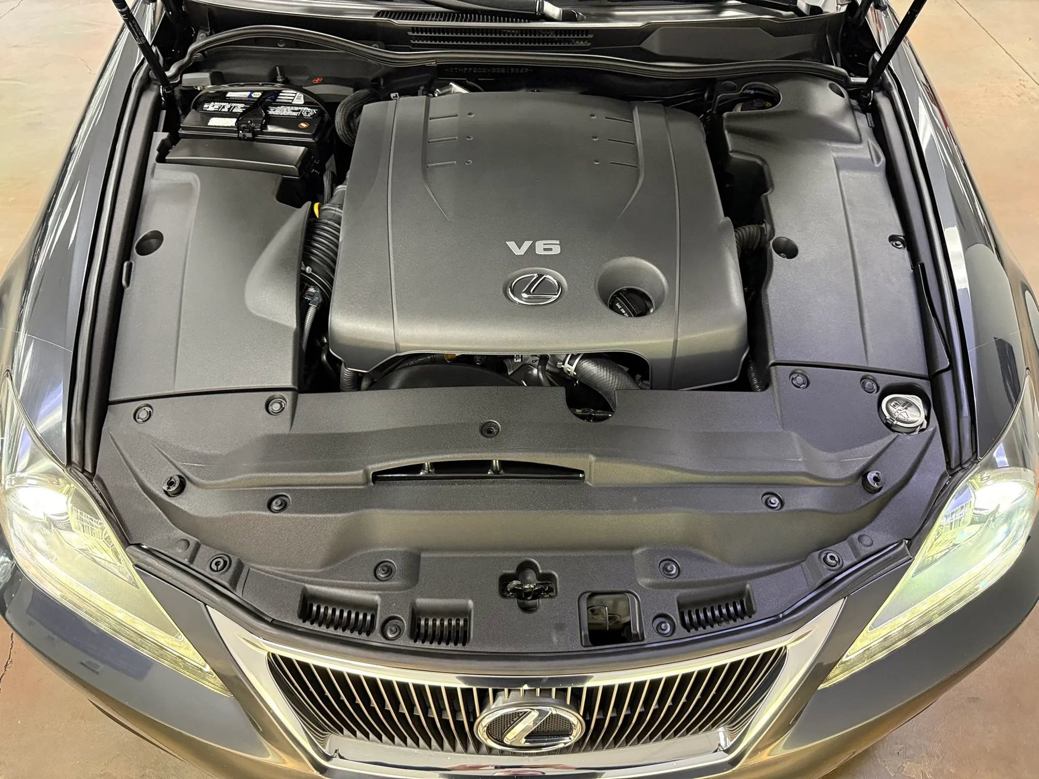 Used 2011 Lexus IS 250C w/ Luxury Pkg RWD image 44