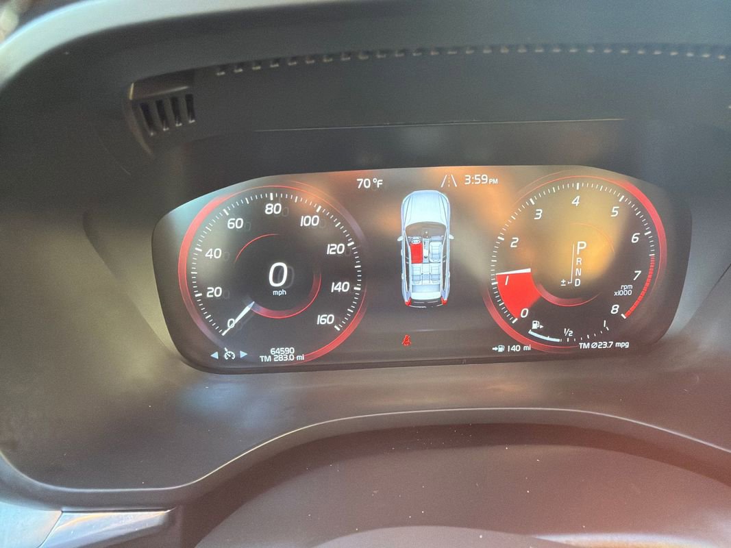 Used 2020 Volvo XC60 T5 Momentum image 9