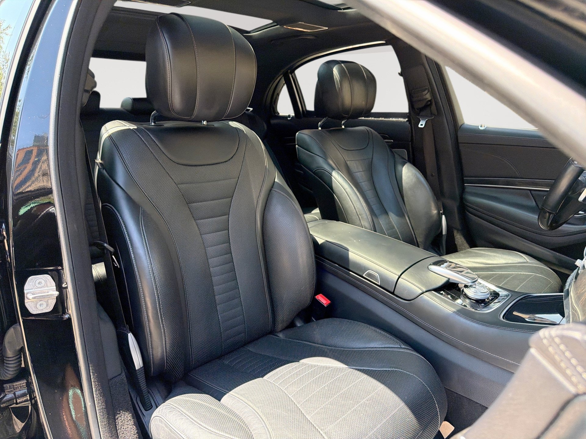 Used 2019 Mercedes-Benz S 560 4MATIC Sedan image 28