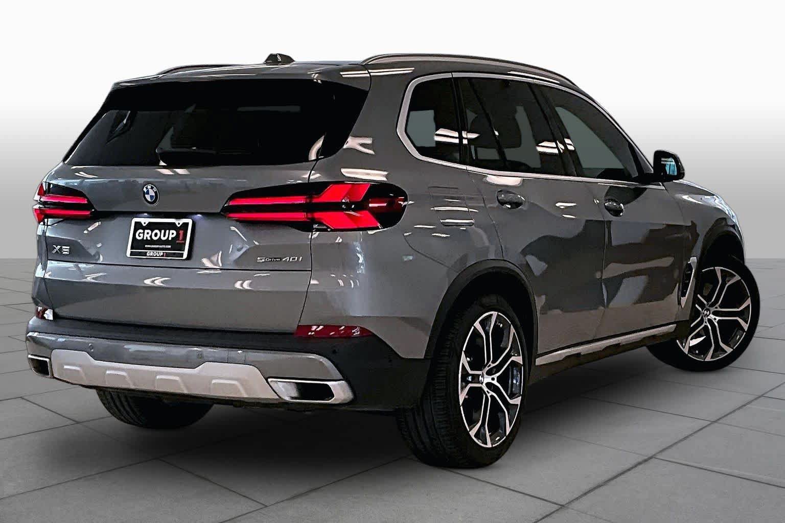 Used 2024 BMW X5 sDrive40i w/ Premium Package RWD image 12