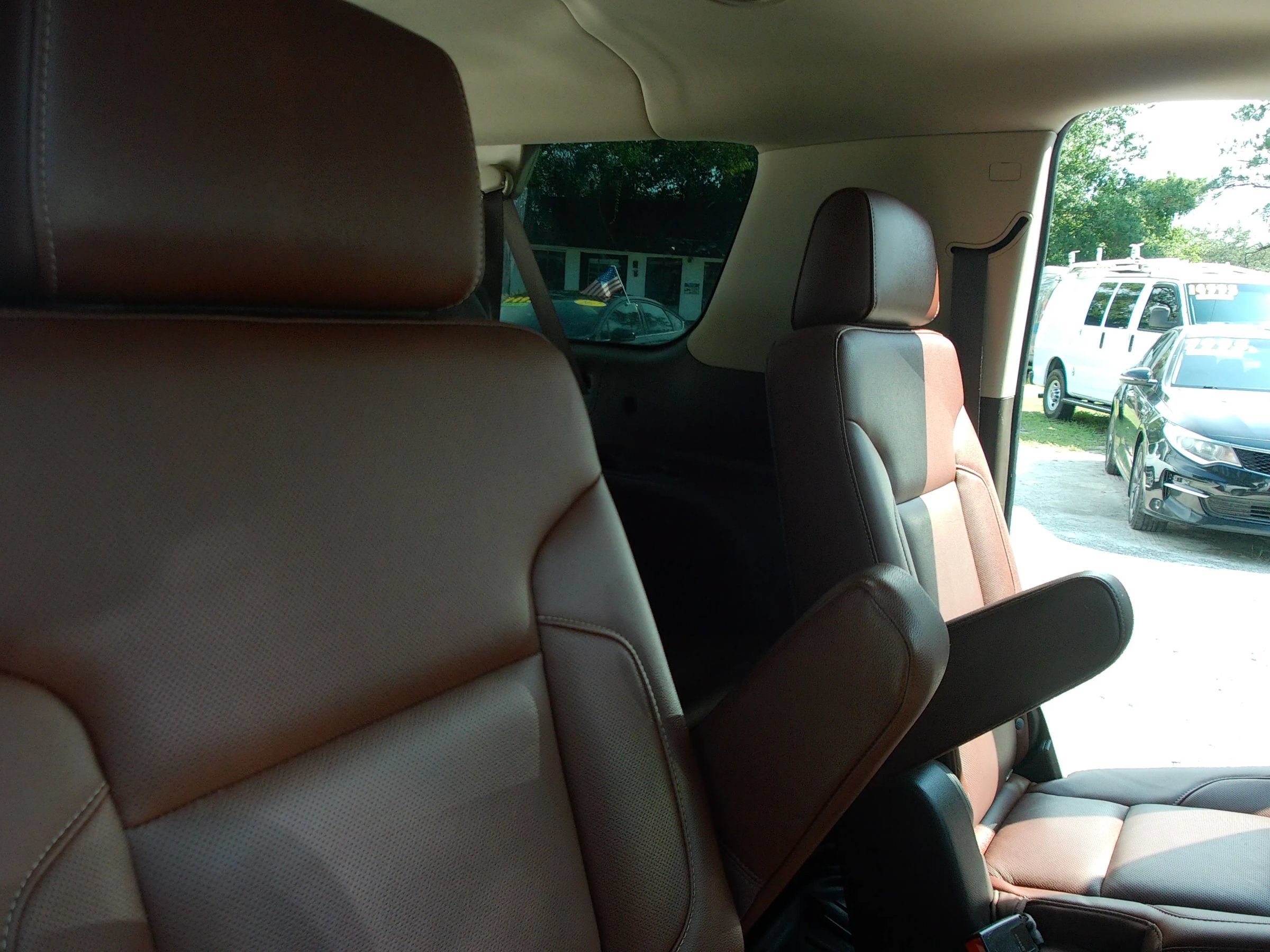 Used 2017 Chevrolet Suburban Premier RWD image 41