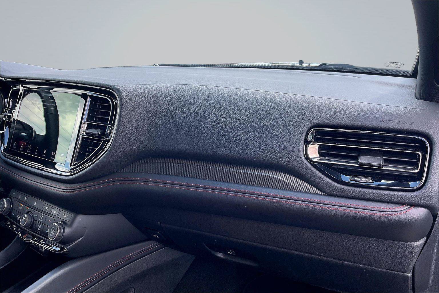 Used 2023 Dodge Durango GT AWD/4WD image 17