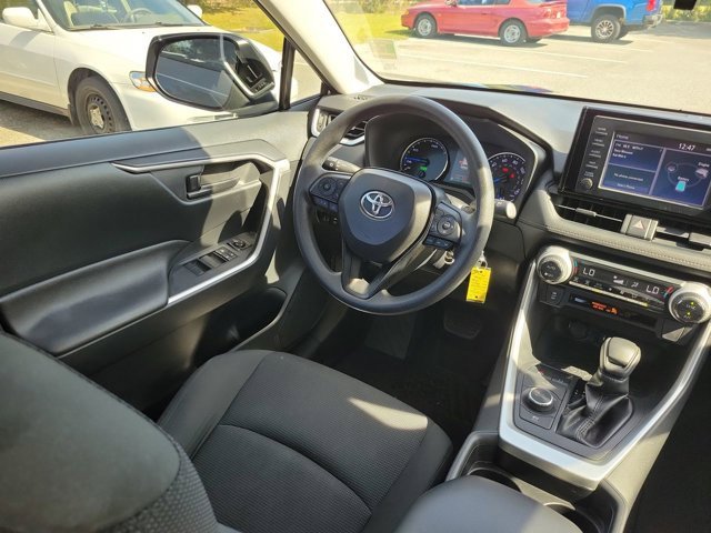 Used 2019 Toyota RAV4 LE image 7
