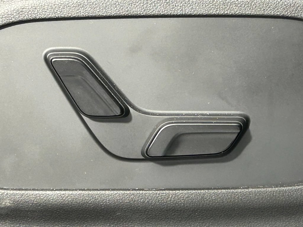 Used 2025 Hyundai Santa Fe Calligraphy AWD/4WD image 11