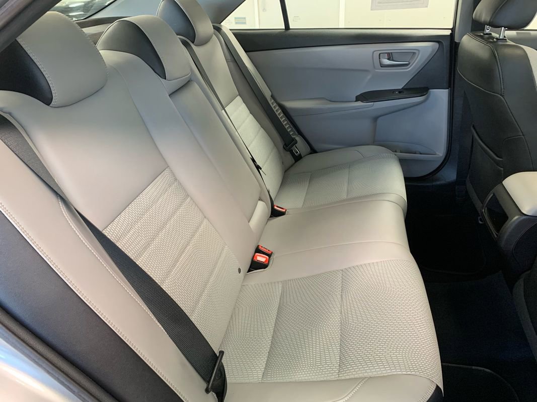 Used 2017 Toyota Camry SE w/ Moonroof Package image 25