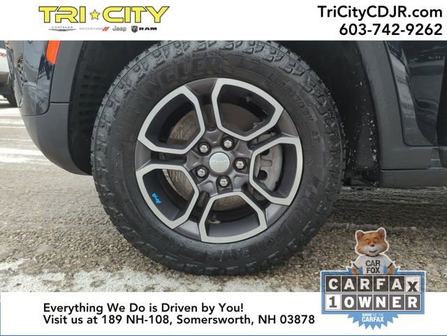 Used 2024 Jeep Grand Cherokee Trailhawk w/ Luxury Tech Group III image 36