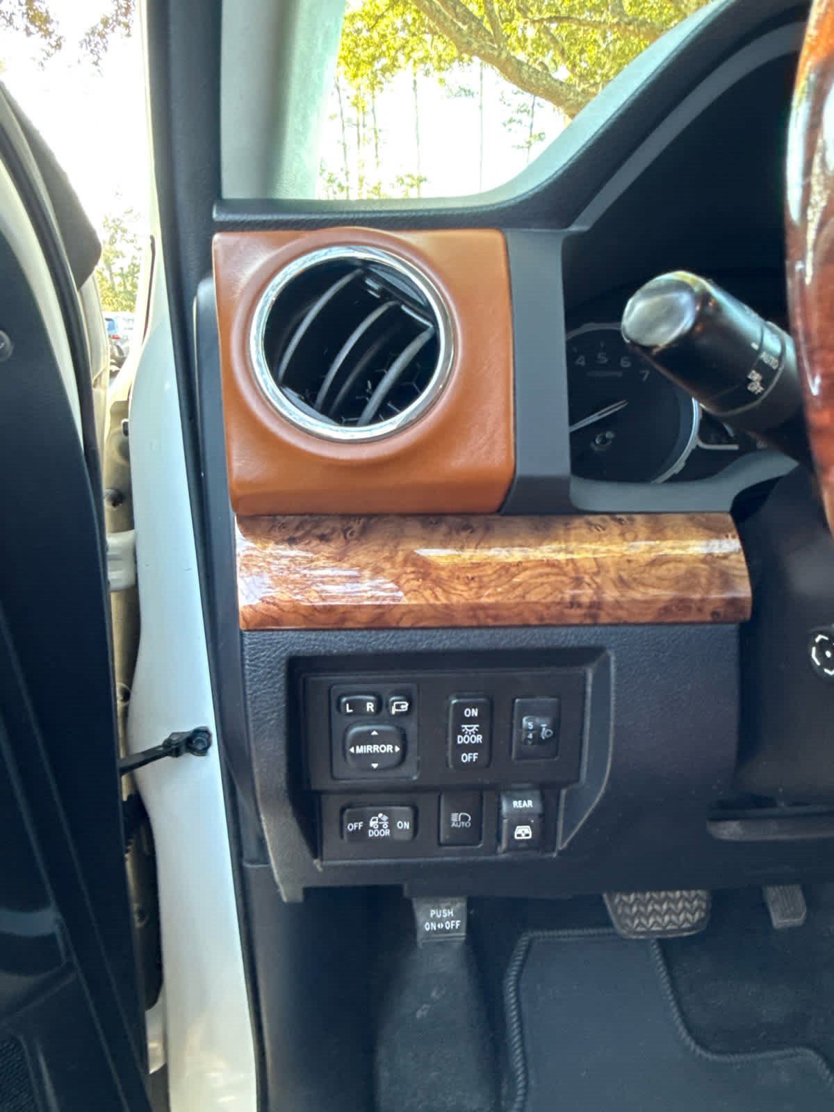 Used 2019 Toyota Tundra 1794 Edition image 19