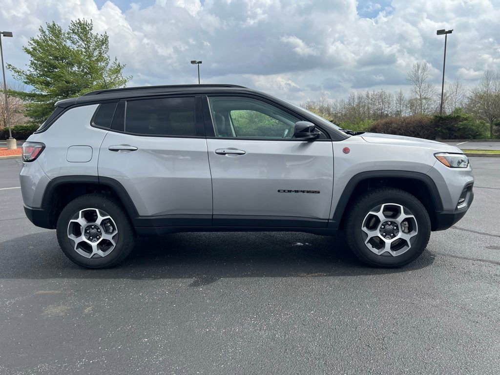 Used 2022 Jeep Compass Trailhawk w/ Trailhawk Elite Group image 5