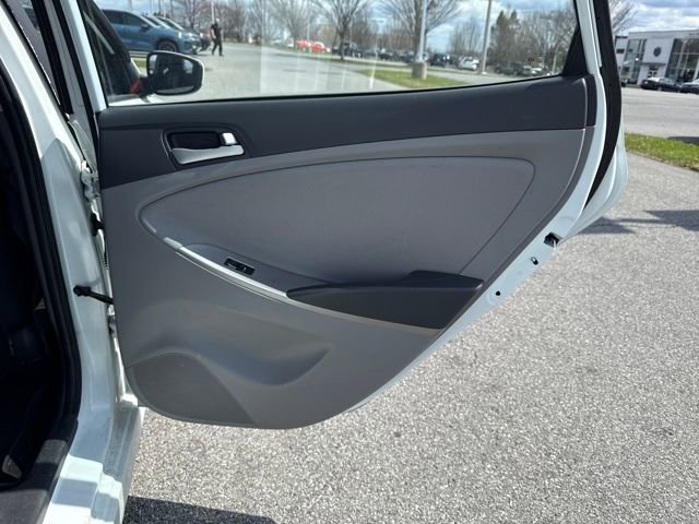 Used 2015 Hyundai Accent GLS image 16